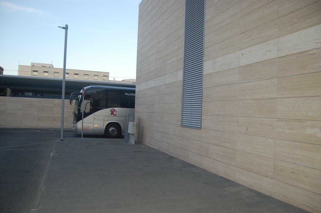 Terminal Bus Cairoli *
